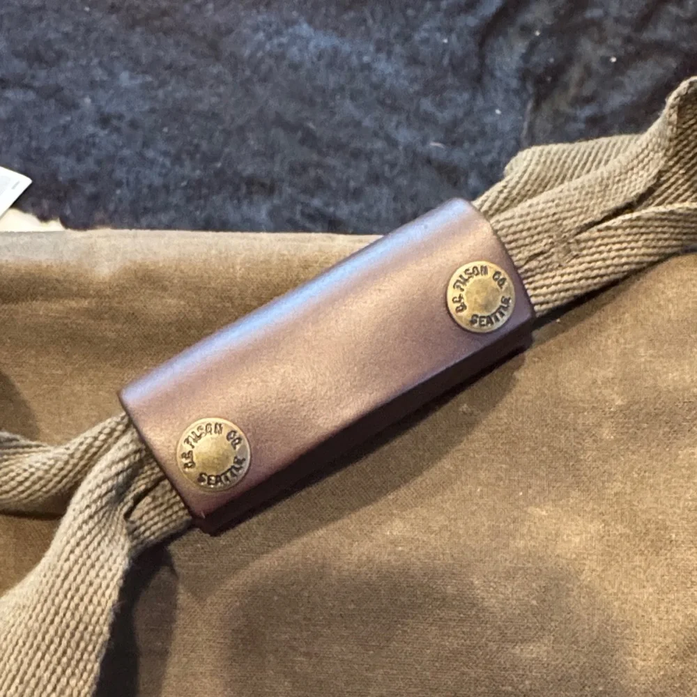 NWT Filson Tin Cloth Medium Duffle - Otter Green - weather resistant